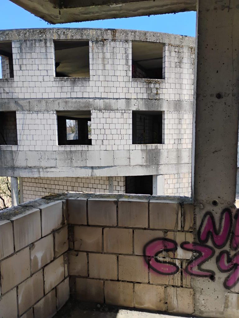 Niedokończone apartamentowce, Kraków, województwo małopolskie - relacja z 08.2026, zdjęcie 17